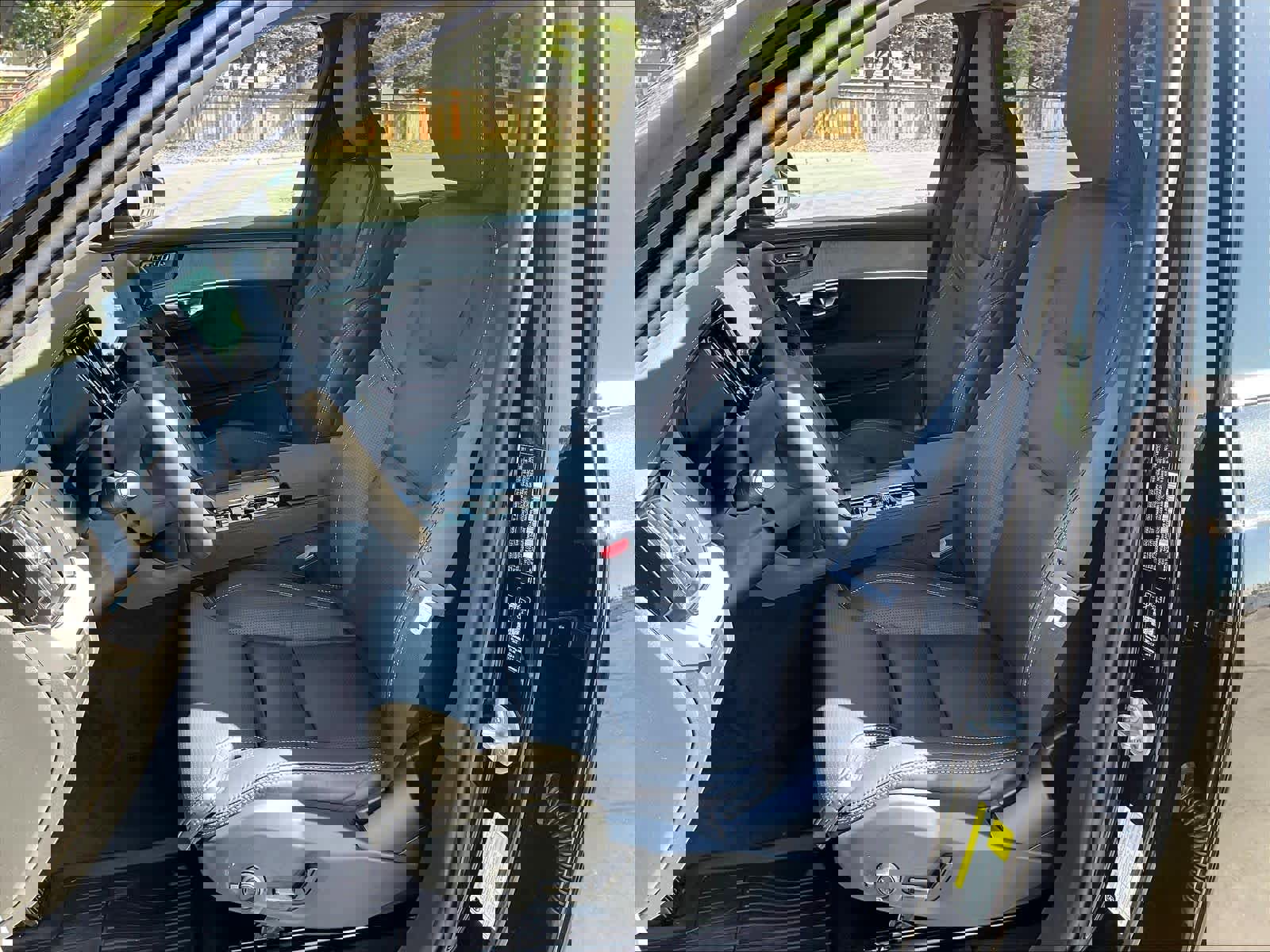 New 2026 Volvo XC90 T8 Ultra w/ Protection Package image 11