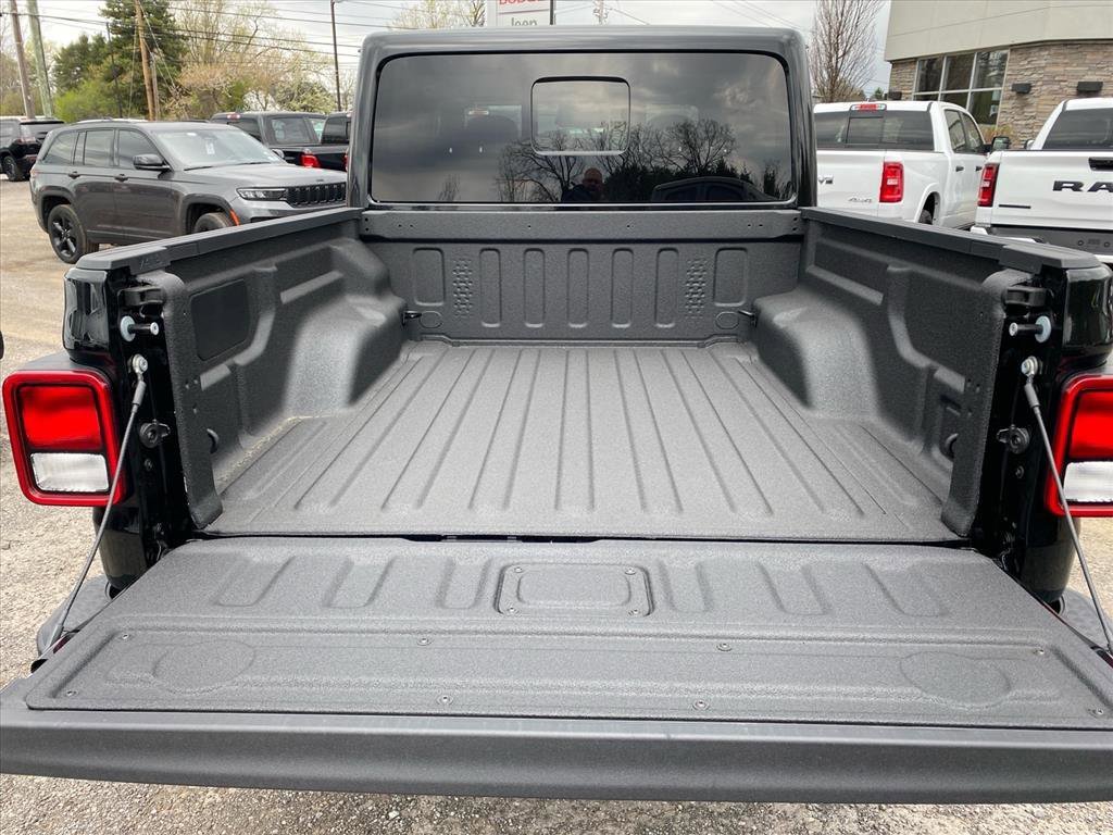 New 2026 Jeep Gladiator Sport AWD/4WD image 14