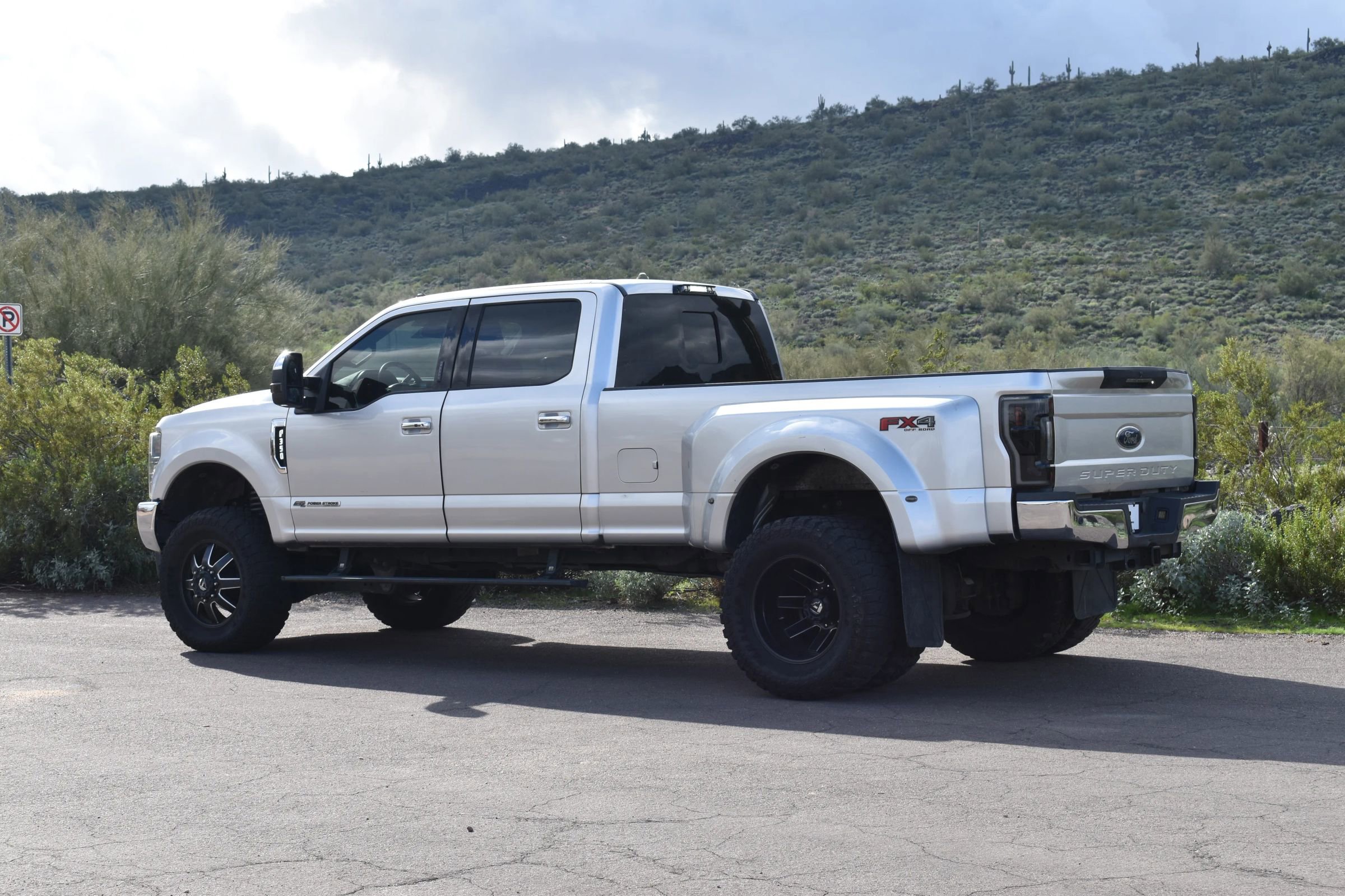 Used 2017 Ford F350 Lariat w/ Lariat Ultimate Package image 5