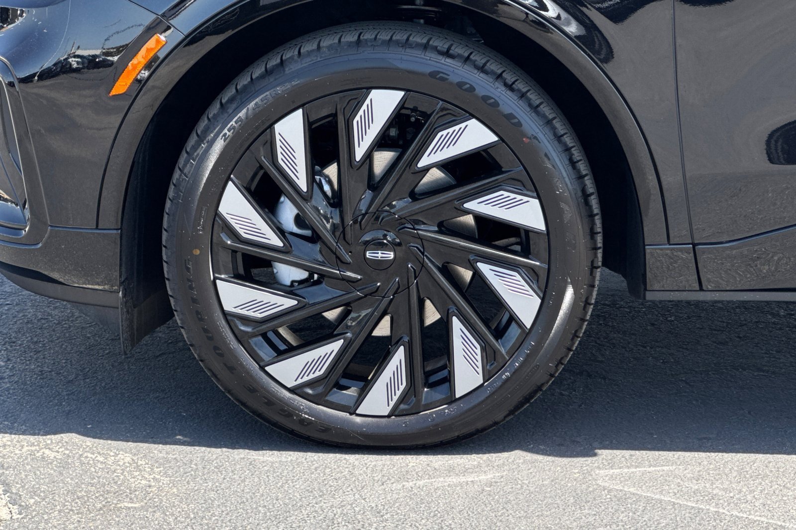 New 2025 Lincoln Nautilus Reserve w/ Jet Appearance Package image 25