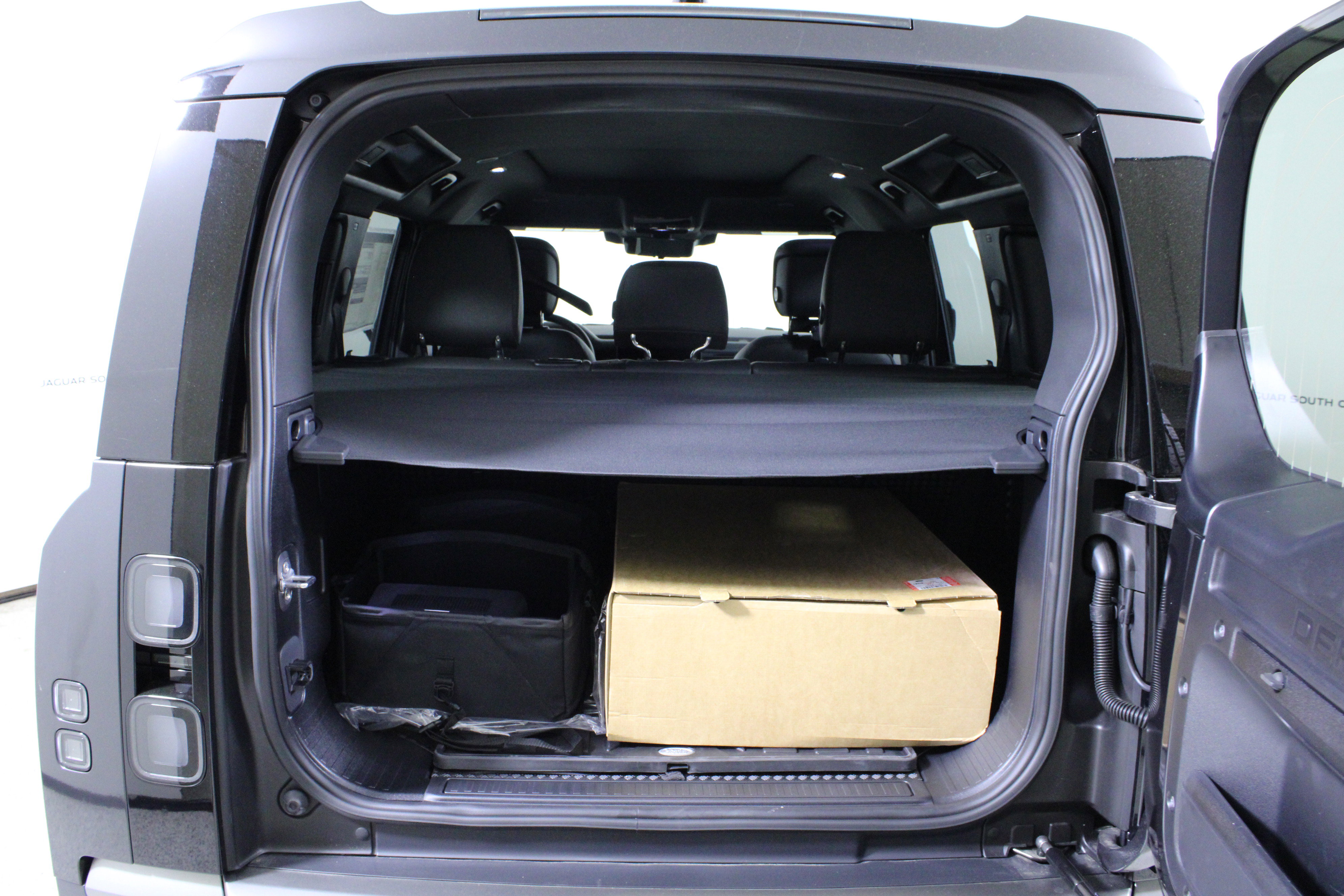 New 2026 Land Rover Defender 110 S image 9