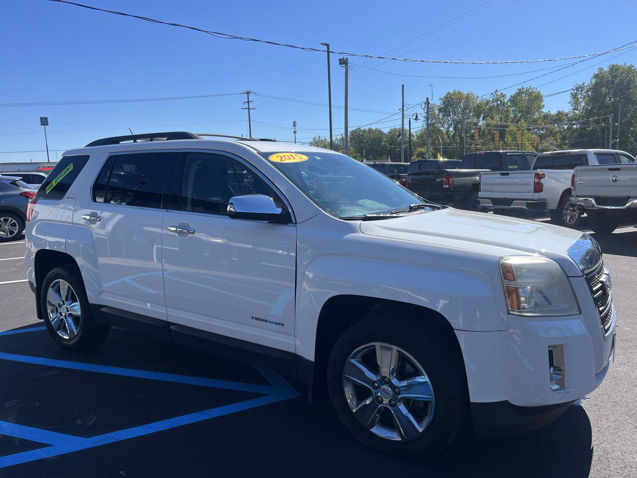 Used 2015 GMC Terrain SLE w/ Chrome Edition FWD image 3