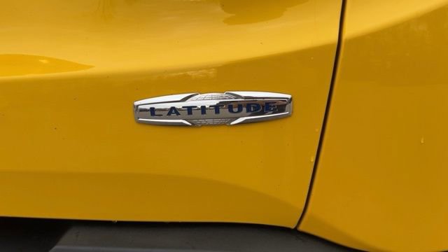 Used 2017 Jeep Renegade Latitude w/ Popular Equipment Group image 11