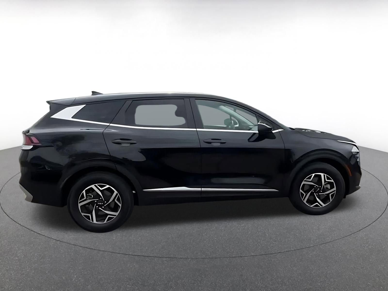Used 2025 Kia Sportage LX FWD image 16