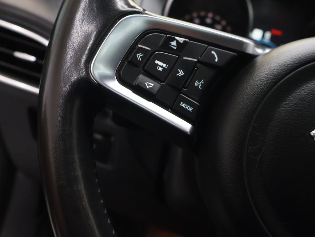 Used 2020 Jaguar F-PACE Prestige AWD/4WD image 19