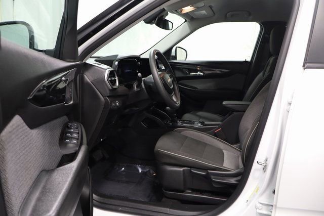 Used 2025 Chevrolet TrailBlazer LT AWD/4WD image 11