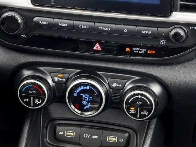Used 2022 Hyundai Venue SEL FWD image 19