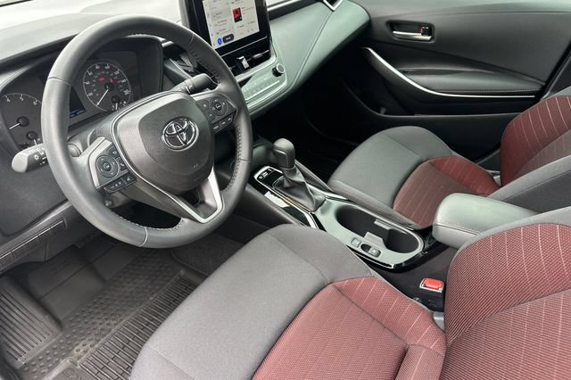 Used 2025 Toyota Corolla SE FWD image 12