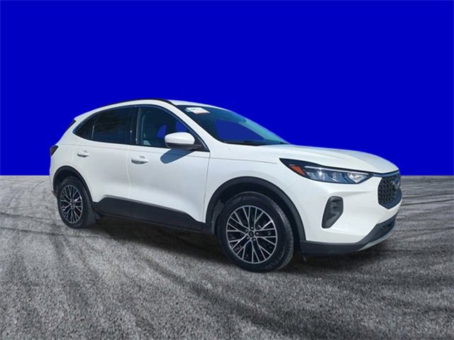 Certified 2023 Ford Escape SE image 2