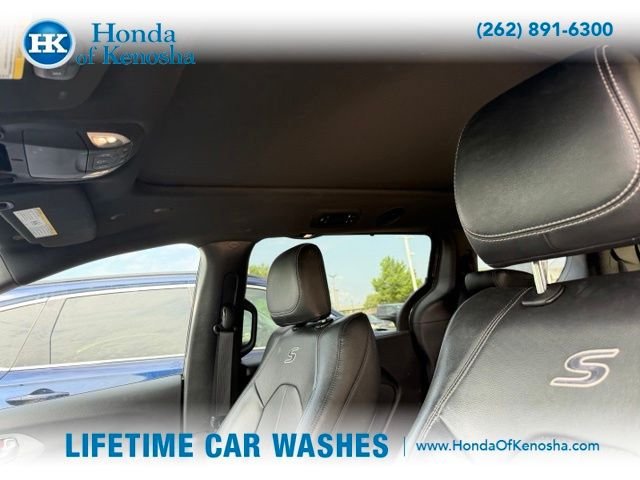 Used 2021 Chrysler Pacifica Touring-L w/ S Appearance Package FWD image 6