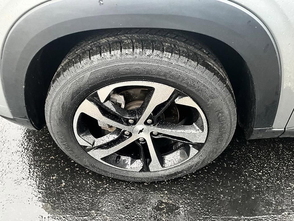 Used 2024 Chevrolet Trax RS image 11