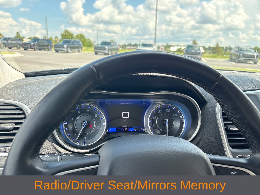 Used 2021 Chrysler 300 Touring L RWD image 9