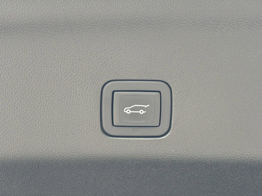 Used 2024 Chevrolet Tahoe High Country AWD/4WD image 49