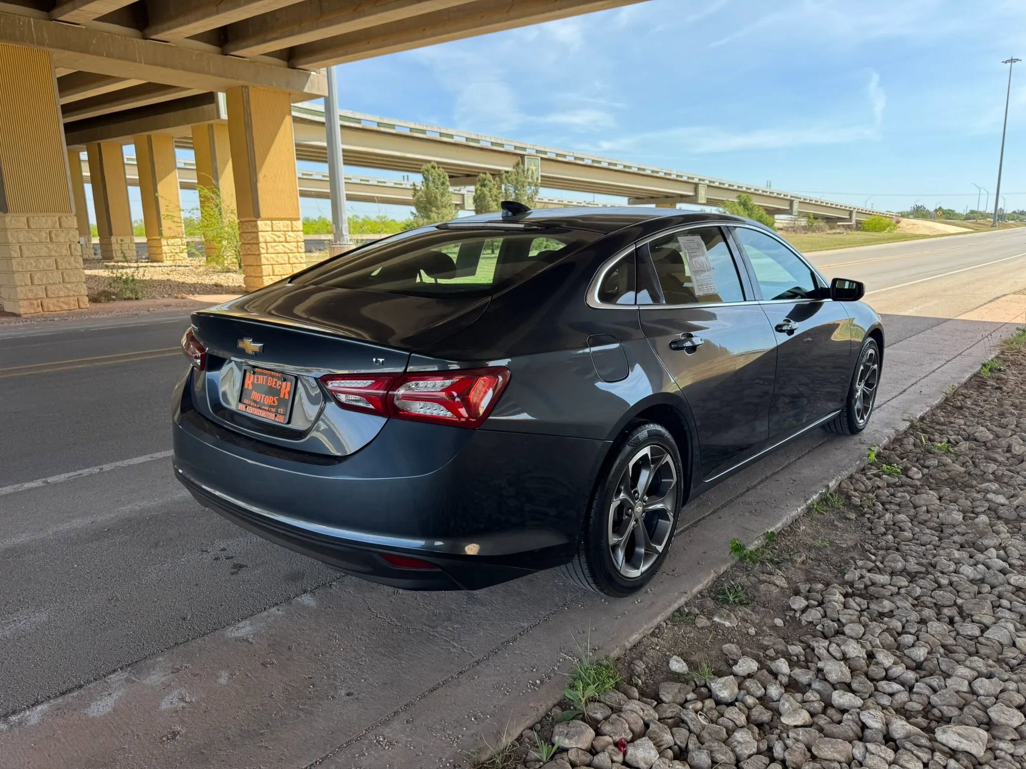 Used 2020 Chevrolet Malibu LT image 3