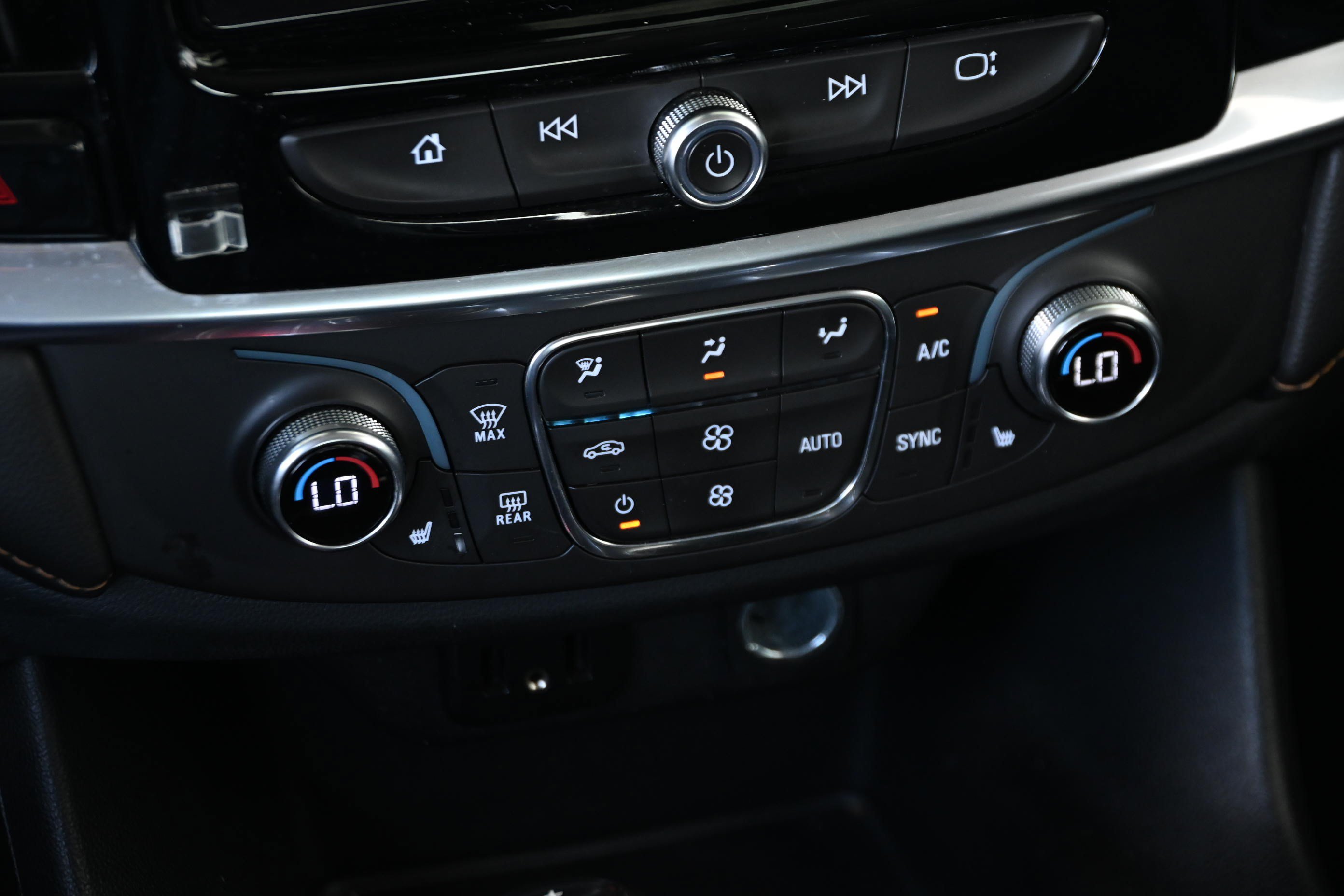 Used 2019 Chevrolet Traverse RS FWD image 20