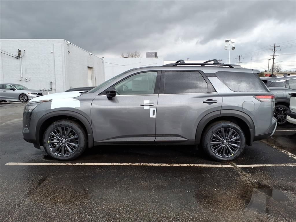 New 2026 Nissan Pathfinder SL w/ SL Premium Package image 2