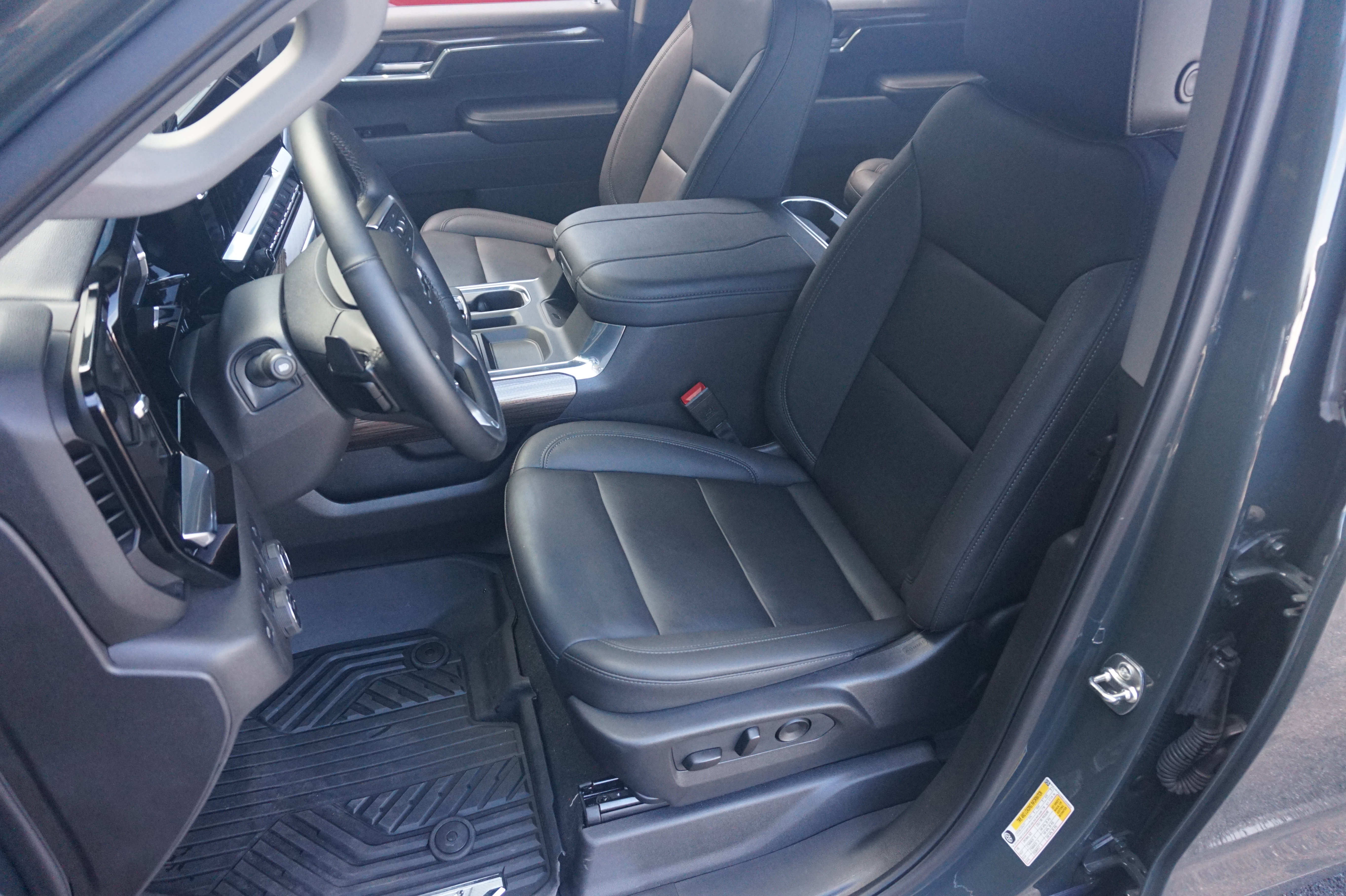 Used 2025 Chevrolet Silverado 1500 LT Trail Boss w/ Convenience Package II image 17
