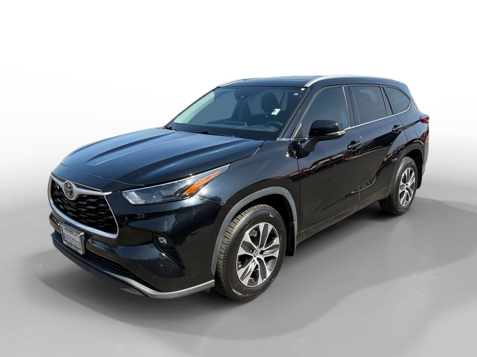 Used 2022 Toyota Highlander XLE AWD/4WD image 1