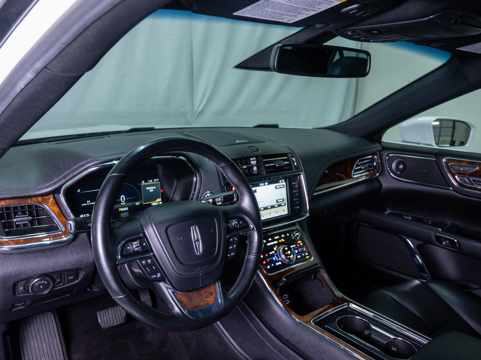 Used 2017 Lincoln Continental Reserve AWD/4WD image 20