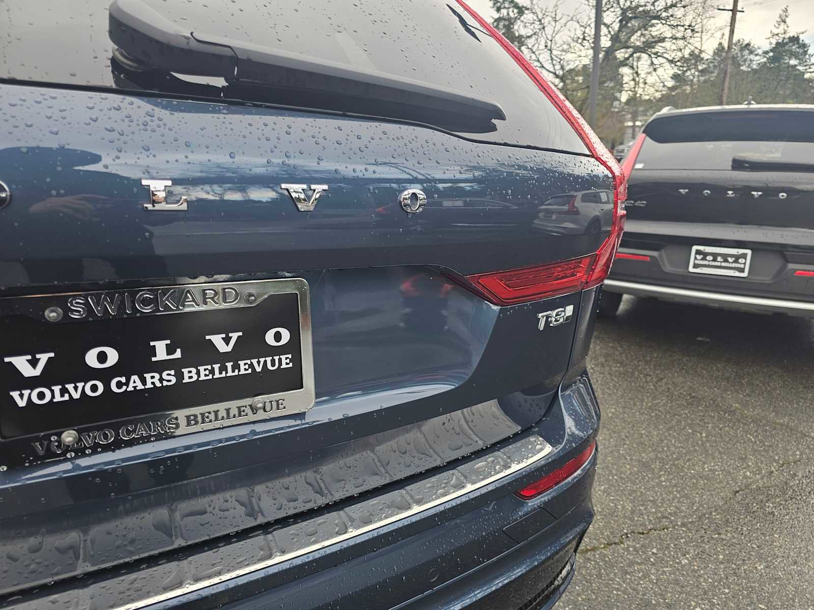 Certified 2025 Volvo XC60 T8 Ultra w/ Protection Package Premier image 14