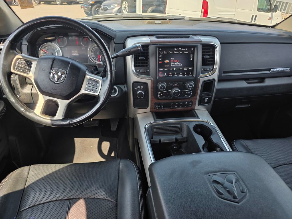 Used 2018 RAM 3500 Laramie w/ Convenience Group AWD/4WD image 18