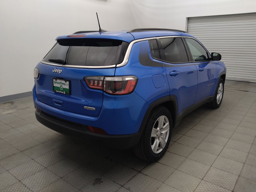 Used 2022 Jeep Compass Latitude w/ Mopar Graphics Package FWD image 9