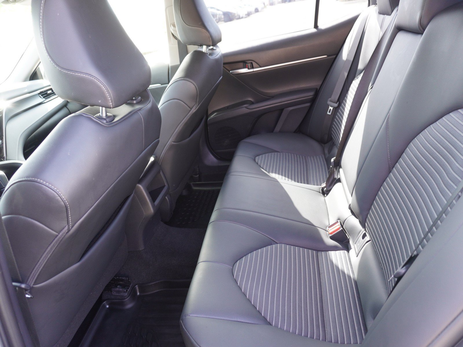 Used 2023 Toyota Camry SE FWD image 12