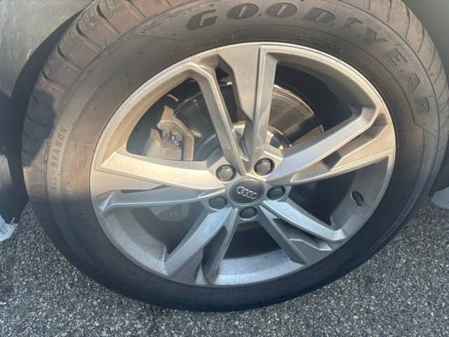 Used 2019 Audi Q3 2.0T Prestige AWD/4WD image 3