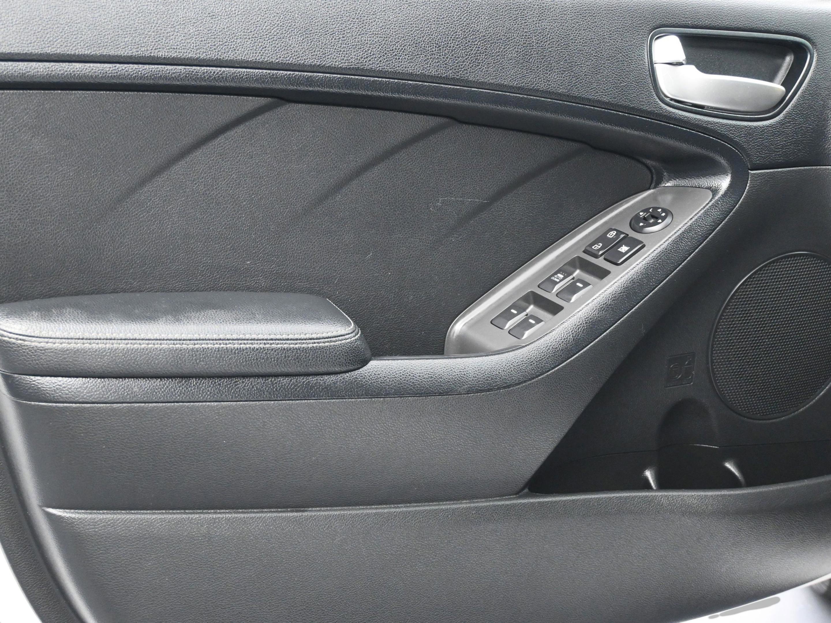 Used 2017 Kia Forte LX w/ LX Popular Package image 14