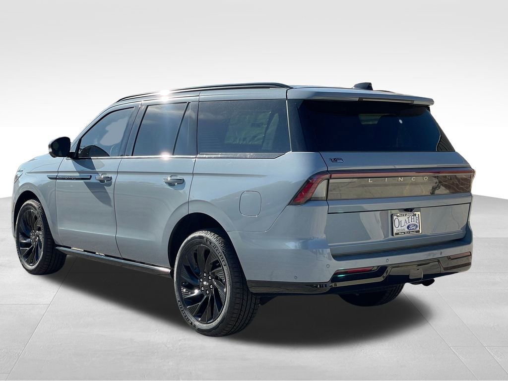 New 2025 Lincoln Navigator Reserve w/ Jet Appearance Package image 3