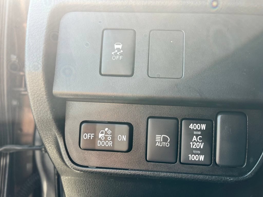 Used 2023 Toyota Tacoma TRD Off-Road AWD/4WD image 15