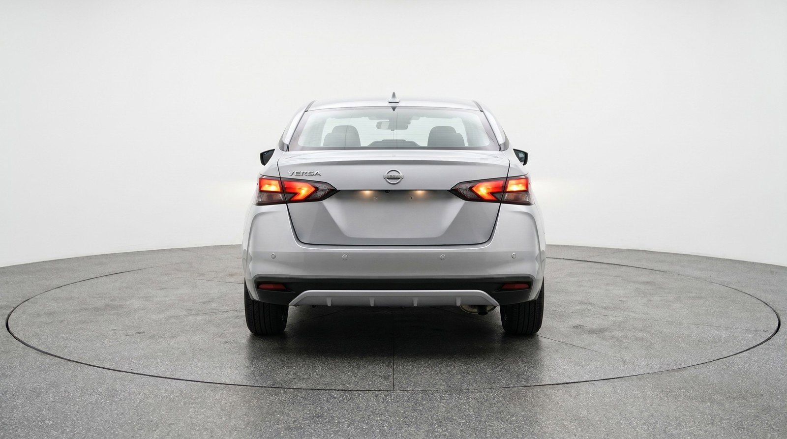 Used 2025 Nissan Versa SV image 7