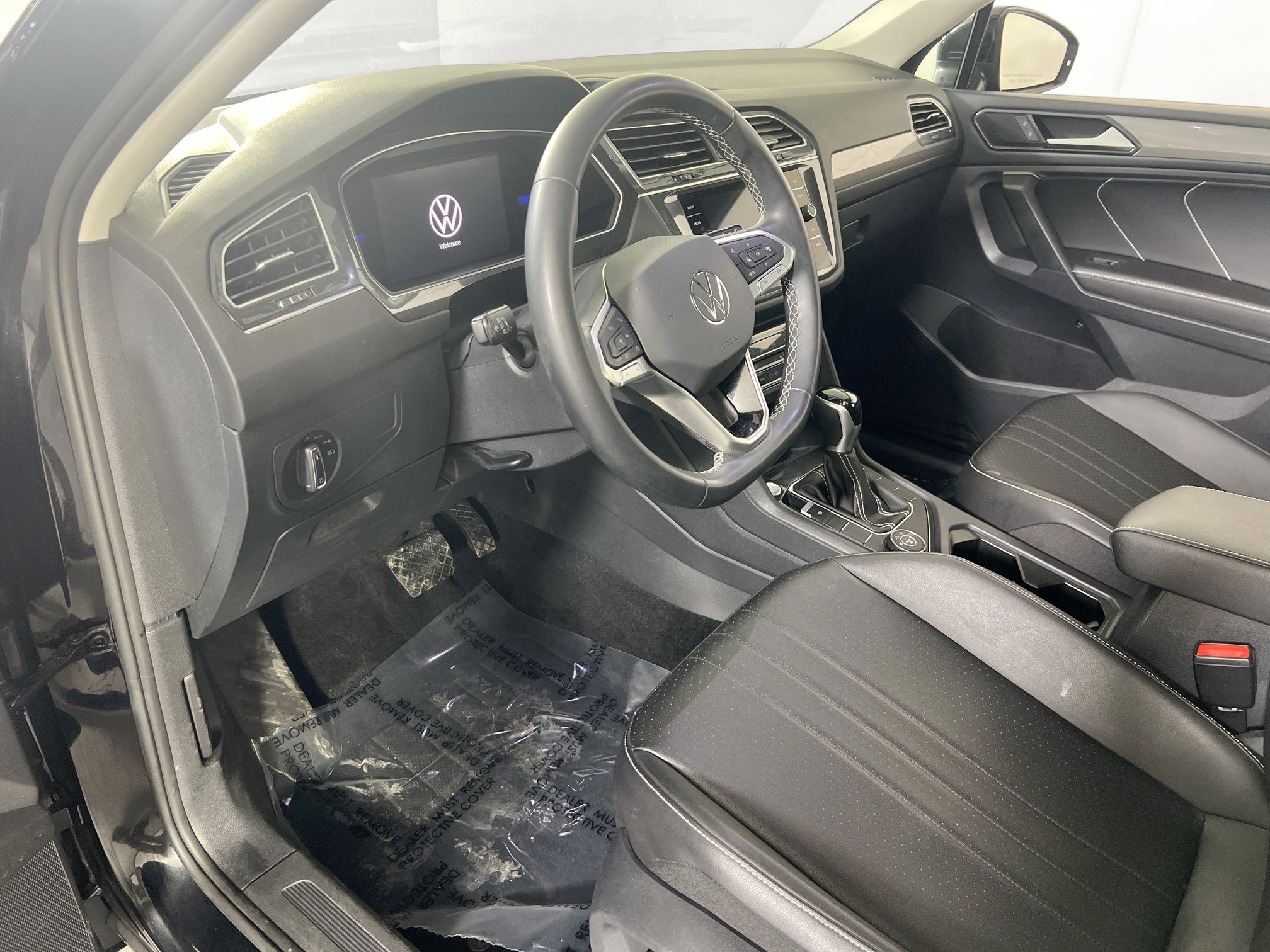 Used 2022 Volkswagen Tiguan SE AWD/4WD image 9
