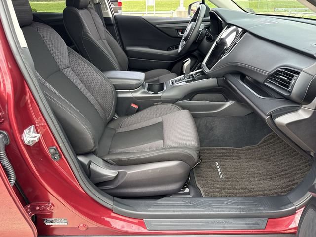 Used 2025 Subaru Outback Premium AWD/4WD image 15