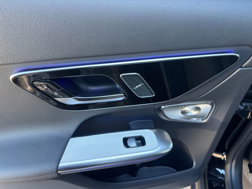 New 2026 Mercedes-Benz GLC 300 4MATIC image 12