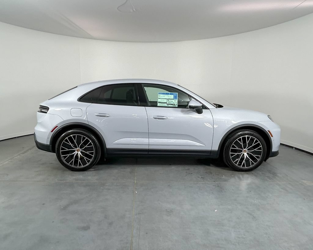 New 2026 Porsche Macan 4 Electric AWD/4WD image 8
