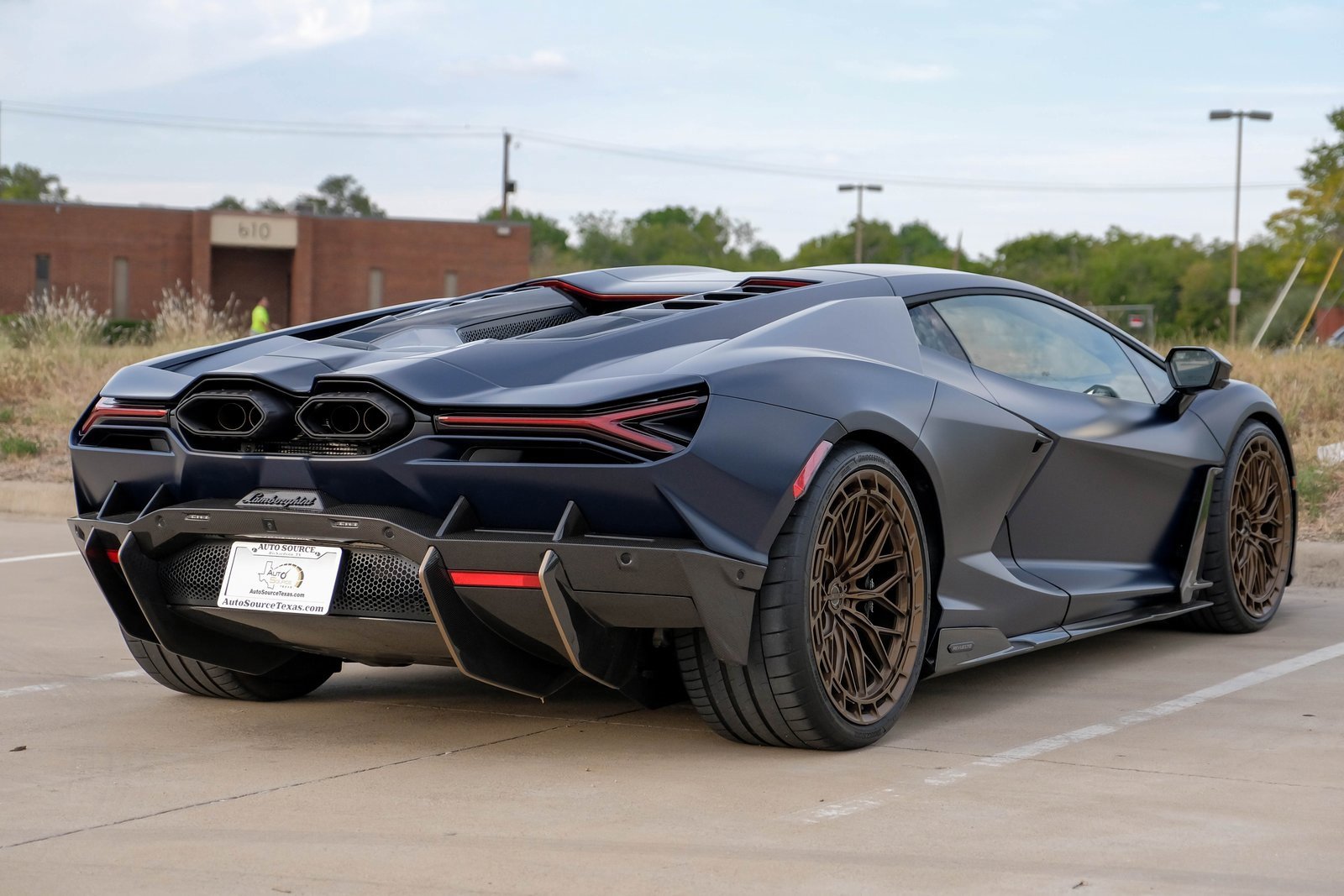 Used 2025 Lamborghini Revuelto image 9