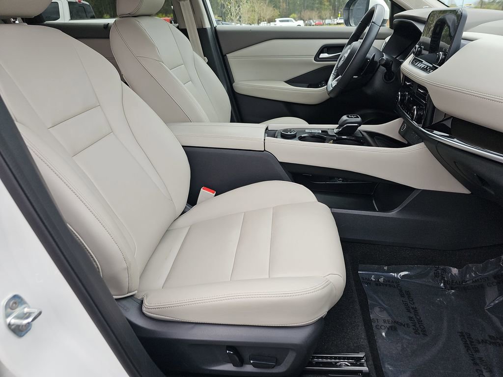 Used 2023 Nissan Rogue SL w/ SL Premium Package image 13