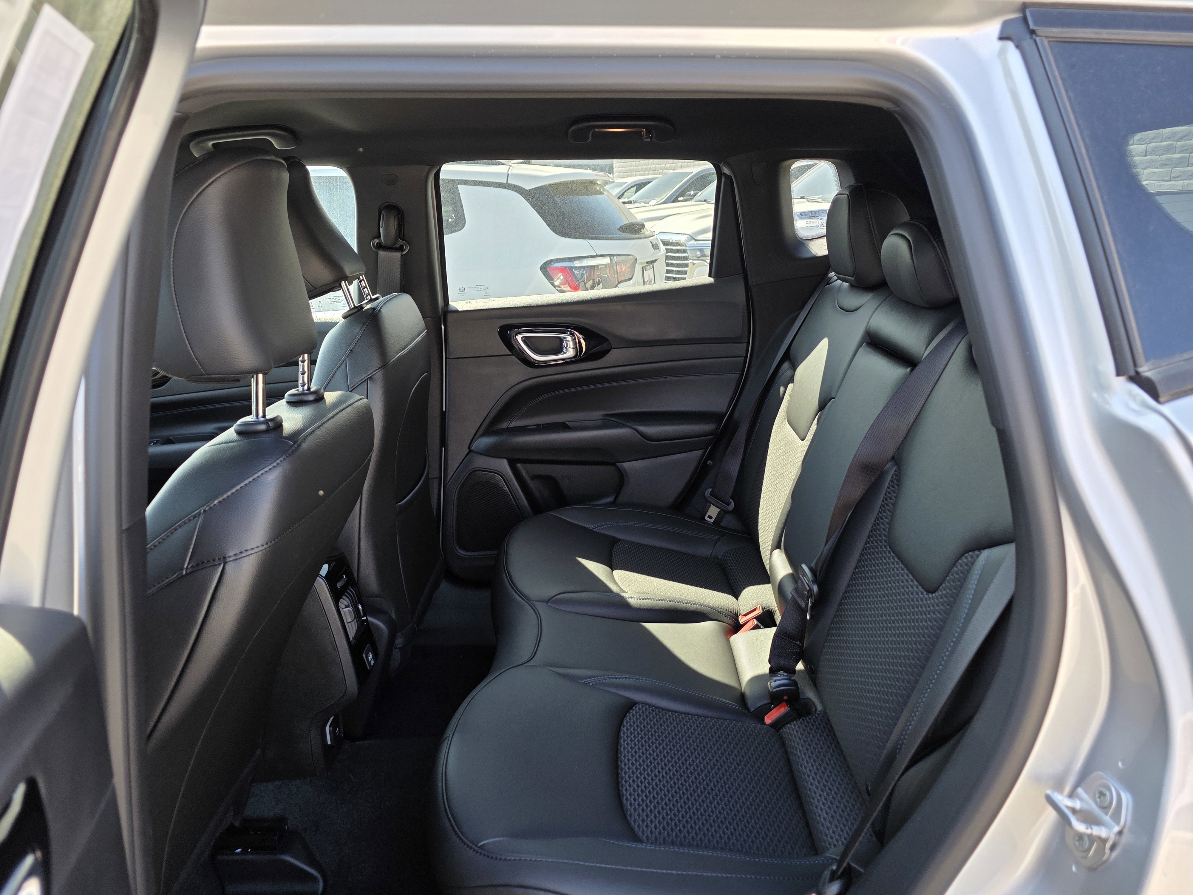 New 2025 Jeep Compass Latitude w/ Altitude Special Edition image 15