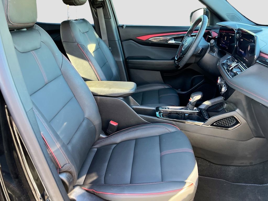 Used 2025 Chevrolet TrailBlazer RS w/ Driver Confidence Package image 26