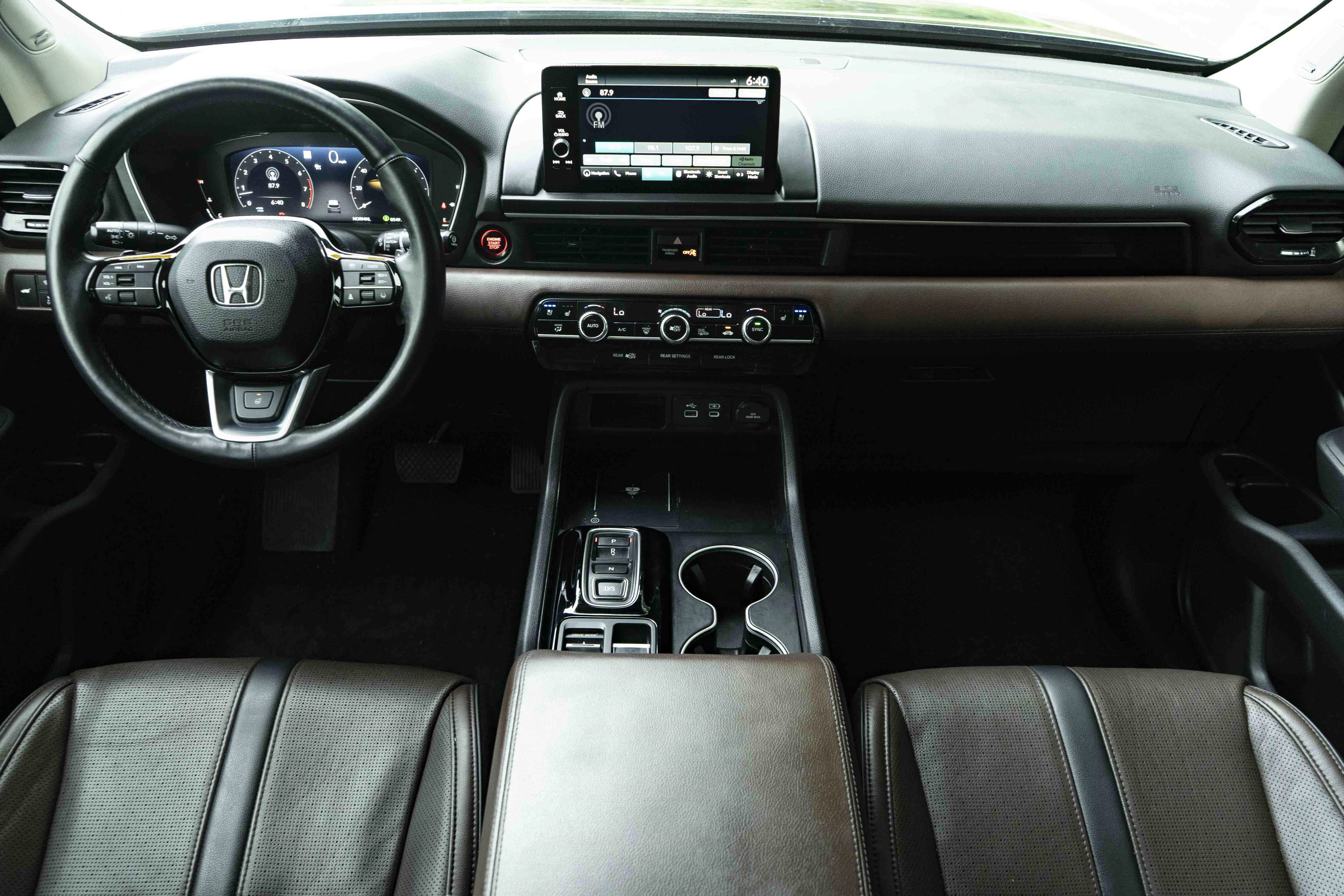 Used 2024 Honda Pilot Elite image 26