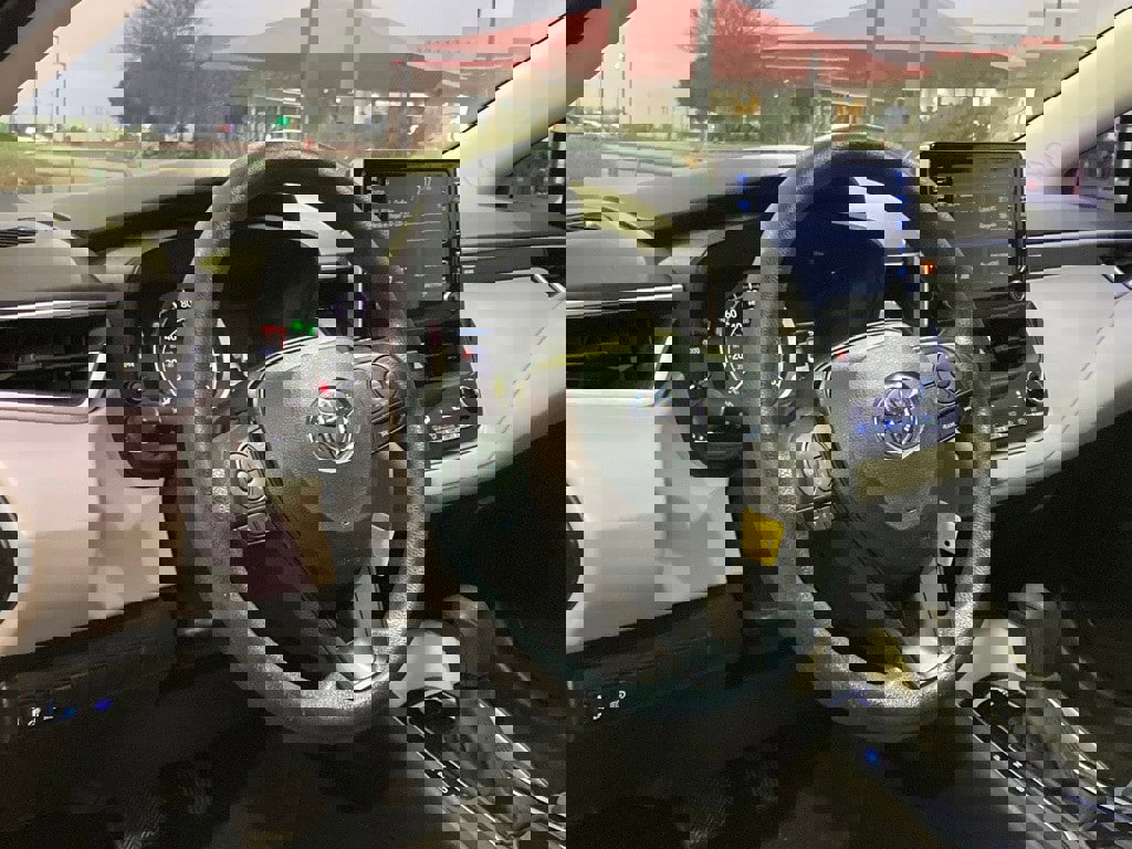 Used 2020 Toyota Corolla LE image 8