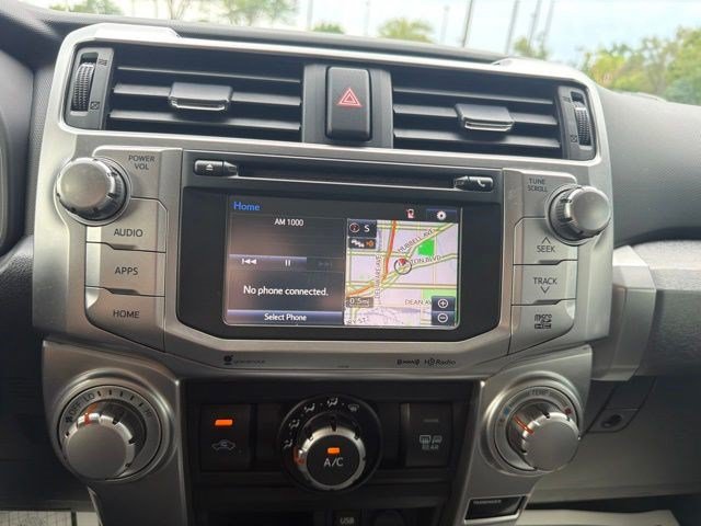 Used 2018 Toyota 4Runner SR5 AWD/4WD image 29