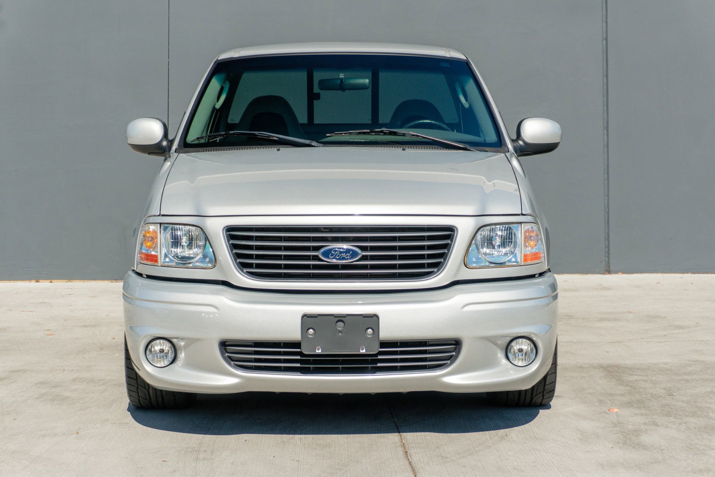 Used 2004 Ford F150 Lightning RWD image 4
