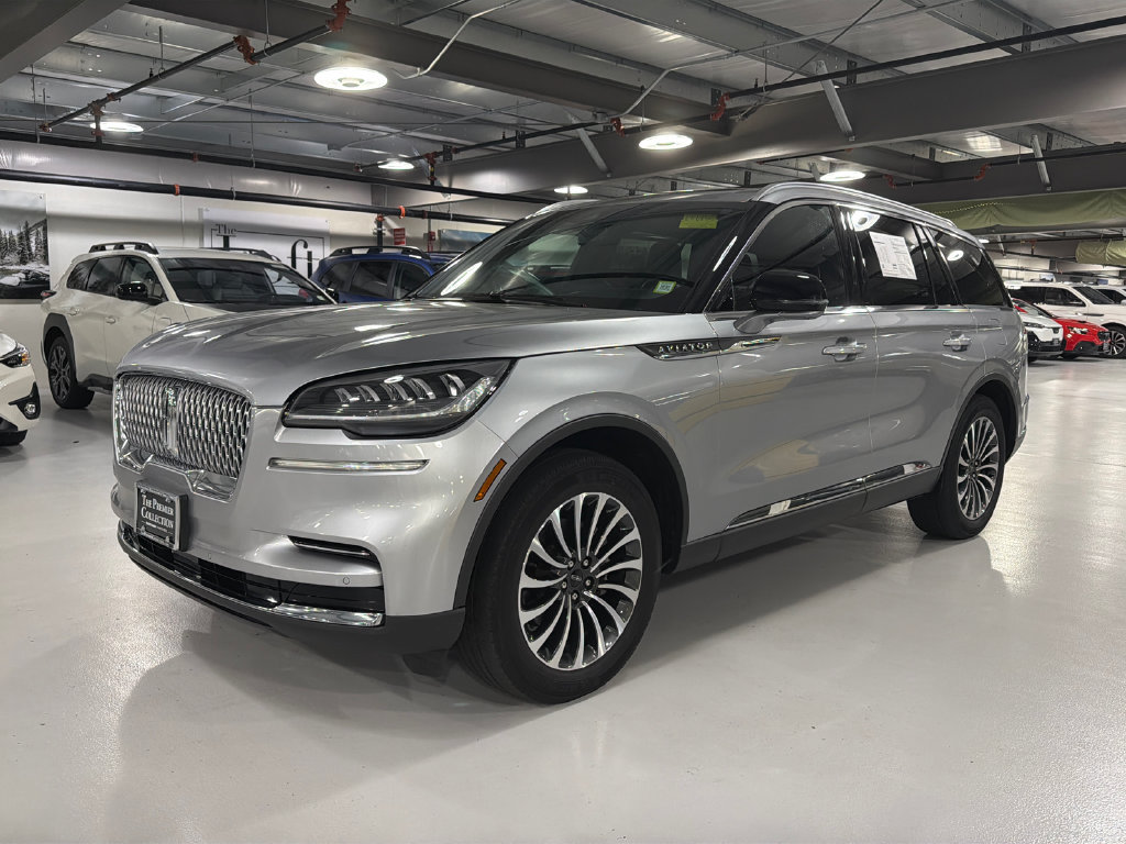 Used 2024 Lincoln Aviator Reserve w/ Elements Package Plus AWD/4WD image 3