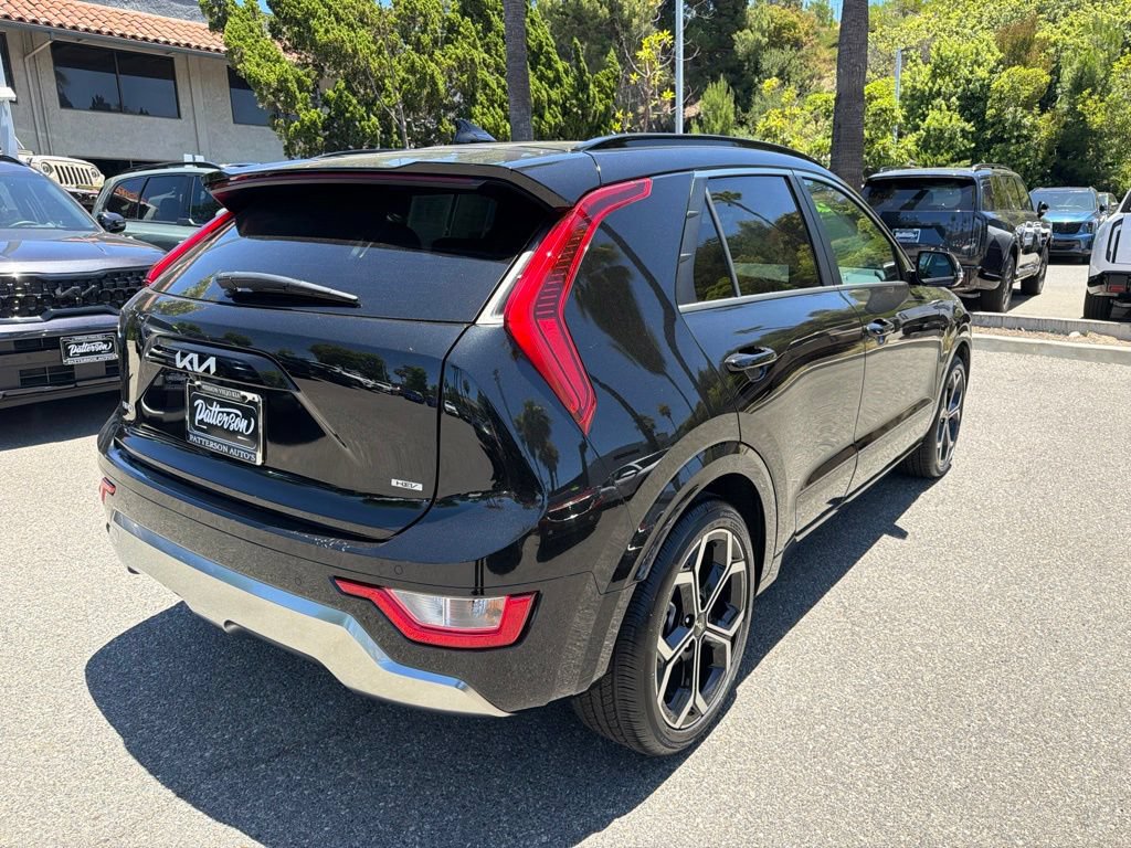 Certified 2025 Kia Niro EX Touring FWD image 7