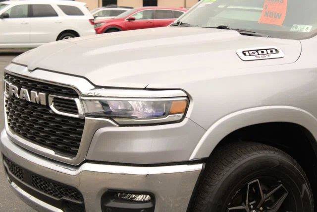 Used 2025 RAM 1500 Big Horn AWD/4WD image 4