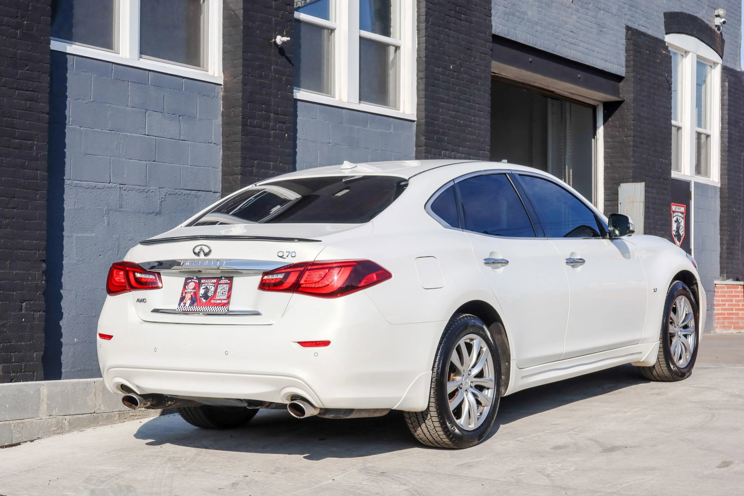 Used 2015 INFINITI Q70 3.7 image 4