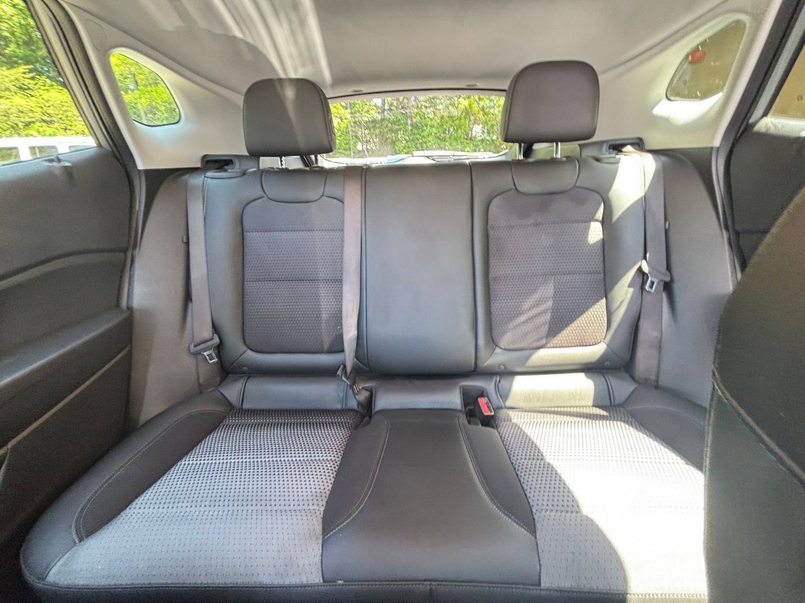Used 2025 Chevrolet Trax LT FWD image 39