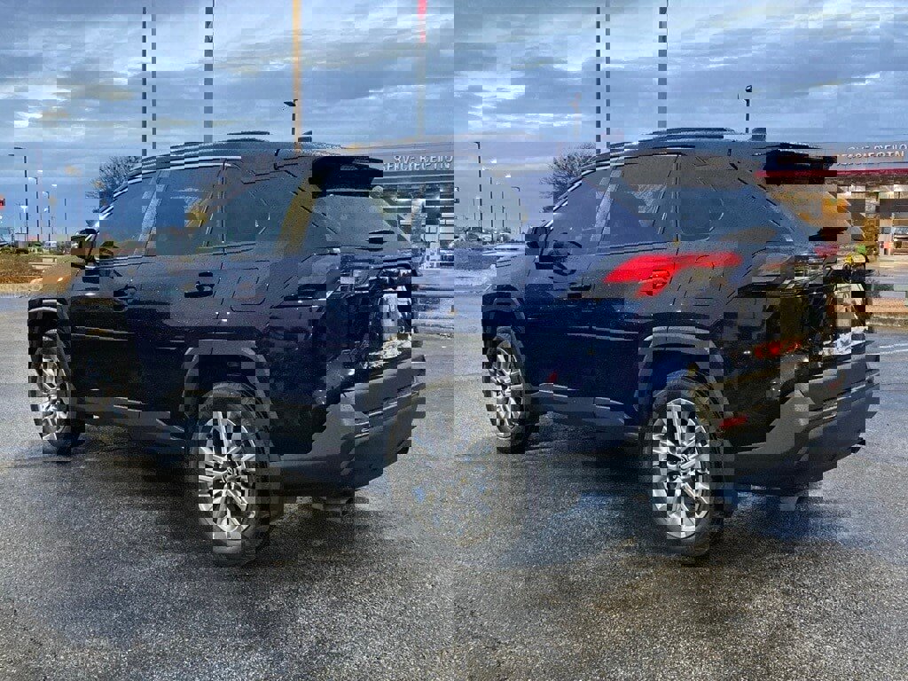 Certified 2024 Toyota RAV4 XLE Premium image 7